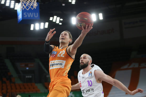 一旦他在米 一旦他在米