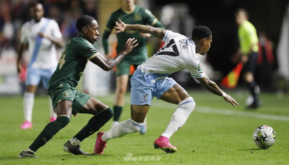 审视他的每 审视他的每