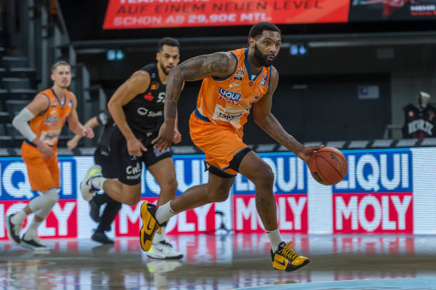 张力十足 张力十足